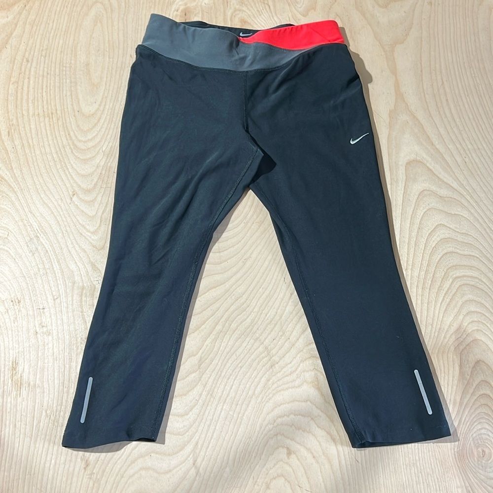 Nike dri-fit cropped leggings size medium